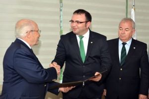 Bursaspor'da 2.başkan adayı C&uuml;neyt &Ouml;zkan!
