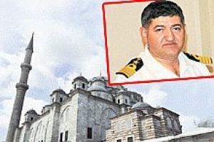 'Bombalanacaktı' denilen camide duası okundu