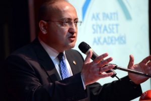Yal&ccedil;ın Akdoğan'dan Metin Feyzioğlu'na sert tepki
