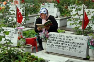 Anneler evlatlarına gitti