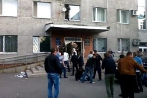 Rus yanlıları kurşunların hedefi oldu