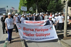 Nil&uuml;fer hareketleniyor, sokaklar sporla şenleniyor