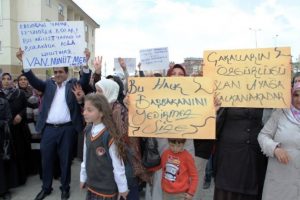 Vanlılar'dan Başbakan Erdoğan'a destek