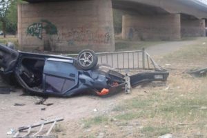 Ara&ccedil; hurdaya d&ouml;nd&uuml;, s&uuml;r&uuml;c&uuml;s&uuml; ise yaşam m&uuml;cadelesi veriyor