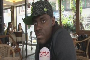 "Emenike Fenerbah&ccedil;e'den ayrılmayacak"