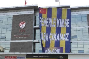 TFF binasına Fenerbah&ccedil;e bayrağı asıldı!