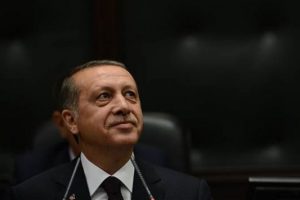 "T&uuml;rkiye'de basın &ouml;zg&uuml;rl&uuml;ğ&uuml; yok diyenler manşetlere baksın"