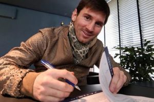 Messi yeni s&ouml;zleşme imzalayacak