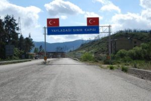 G&uuml;mr&uuml;k binasına roket isabet etti