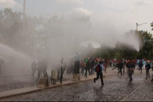 ODT&Uuml;'de Soma y&uuml;r&uuml;y&uuml;ş&uuml;ne polis m&uuml;dahalesi!