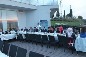 Başkan Yılmaz'dan meclis &uuml;yelerine kaynaşma yemeği
