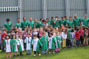 Bursaspor'a miniklerden moral ziyareti