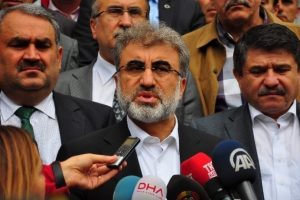 "Karbonmonoksit seviyesi d&uuml;ş&uuml;yor, yangın k&uuml;&ccedil;&uuml;l&uuml;yor"