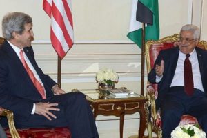 Kerry ve Abbas İngiltere'de bir araya geldi
