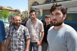 Gen&ccedil; madenci anlattı: "Oturup &ouml;l&uuml;m&uuml; bekledik"
