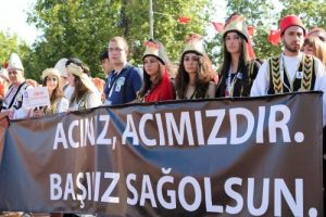 Yabancı gen&ccedil;lerden Soma'ya saygı
