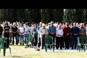 "Kurtar bizi baba bu acılardan"