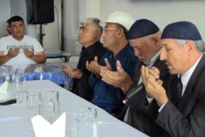 Soma şehitleri i&ccedil;in eller dua edildi