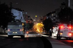 Soma protestosuna polis m&uuml;dahalesi