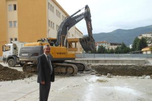 B&uuml;y&uuml;kşehir'den Gemlik Anadolu Lisesi'ne kapalı spor salonu