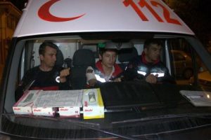 Altın işletmesi iş&ccedil;ileri yemekten zehirlendi