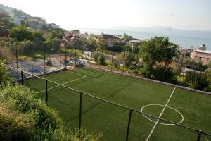 B&uuml;y&uuml;kşehir'den Altıntaş'a halı saha