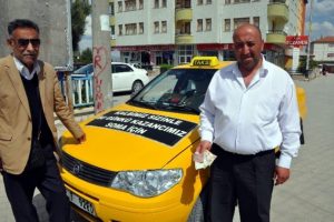 Taksiciden duygulandıran yardım