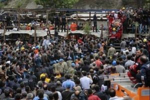 Balkan &uuml;lkelerinden Soma'ya dua ve taziye