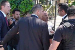 Habert&uuml;rk muhabiri: Başbakan'ın koruması bana yumruk attı
