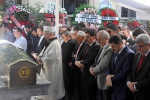 Eski 'Kırkpınar Ağası' Adem T&uuml;ys&uuml;z toprağa verildi