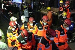 Soma i&ccedil;in ilk g&uuml;n 60 bin lira toplandı