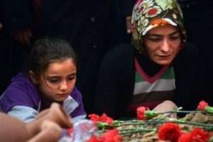 O babasına herkes ona ağladı
