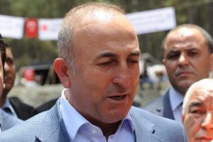 Bakan'dan &Ouml;zdil'e sert eleştiri