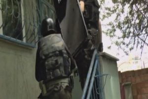 Uyuşturucu operasyonu film sahnelerini aratmadı!