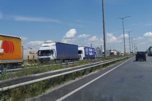 Kapıkule'de 5 kilometre TIR kuyruğu
