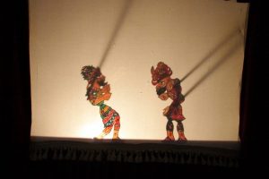Karag&ouml;z ve Hacivat İngiltere yolcusu