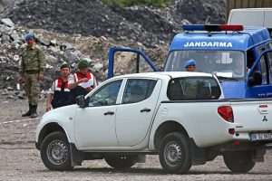 Madende g&uuml;venlik &ouml;nlemleri s&uuml;r&uuml;yor