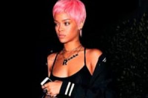 Rihanna Sa&ccedil;ta sınır tanımıyor!