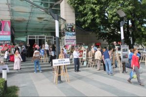 Kursiyerlerin yaptığı eserler g&ouml;r&uuml;c&uuml;ye &ccedil;ıktı