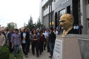 Tuğgeneral &Ccedil;itil'in beraatına ateş p&uuml;sk&uuml;rd&uuml;