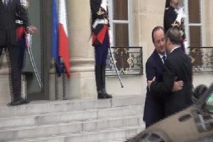 Hollande, Barzani ile g&ouml;r&uuml;şt&uuml;!