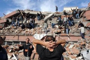 Deprem T&uuml;rkiye'nin 15 yıllık acı ger&ccedil;eğini ortaya &ccedil;ıkardı!