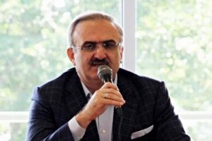 Karaloğlu, koruyucu aileler ve &ccedil;ocuklarıyla biraraya geldi