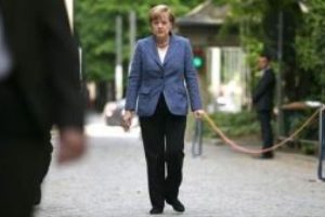 Merkel'e b&uuml;y&uuml;k şok!