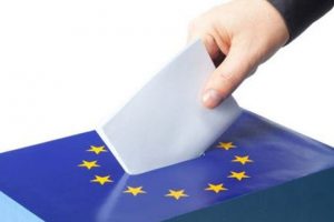 Hristiyan Demokratlar yine &ccedil;oğunluğu elde etti