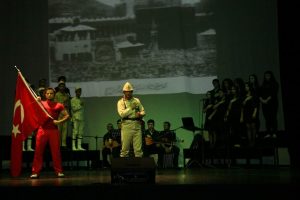 "Bir Destandır &Ccedil;anakkale" Bursa'da sahnelendi