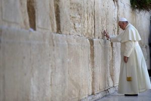 Papa Franciscus Kubbet-&uuml;s Sahra'yı ziyaret etti