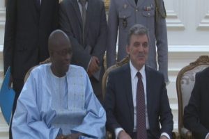 Cumhurbaşkanı G&uuml;l'e g&uuml;ven mektubu