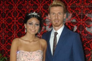 Serdar Aziz Cuma g&uuml;n&uuml; evleniyor!