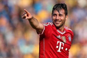 35 yaşındaki golc&uuml; 1 yıl daha uzattı!